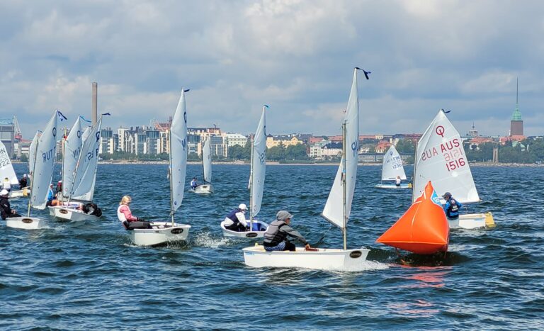 XVI Downtown Sailing Week – Racing under way with qualifications